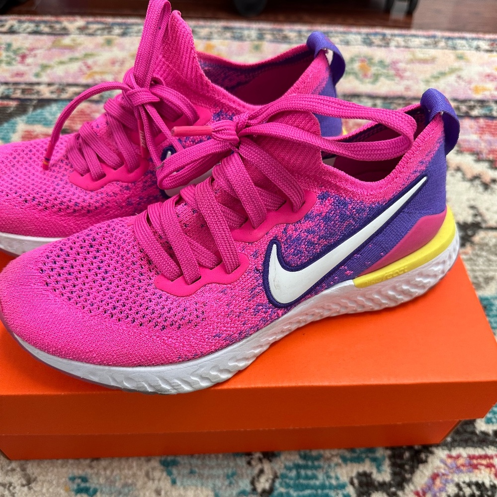 Nike Epic React Flyknit 2 size 6.5